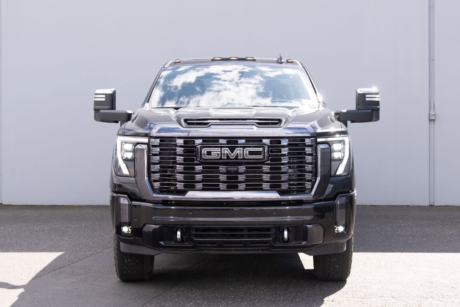 Used 2024 Onyx Black GMC Denali Ultimate image 22