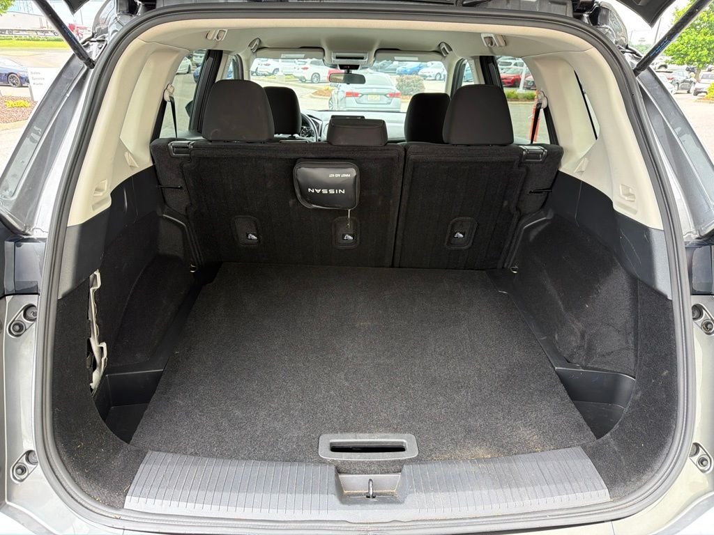 Used 2024 Gray Nissan S image 16