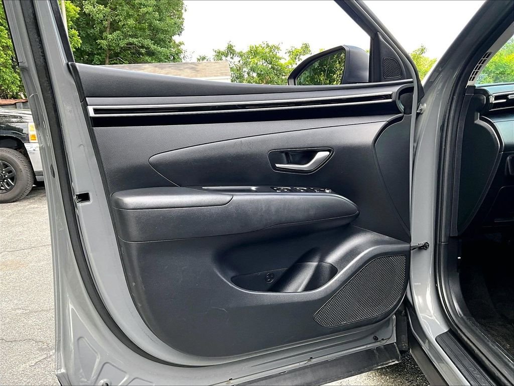 Used 2024 Gray Hyundai SEL image 9