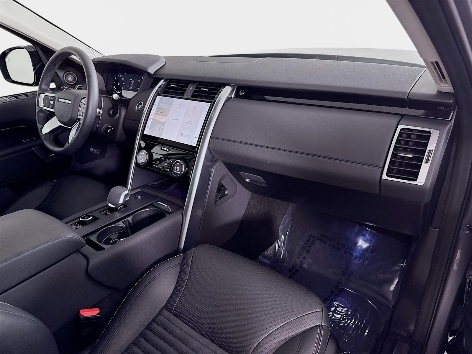 Used 2024 Gray Land Rover S image 31