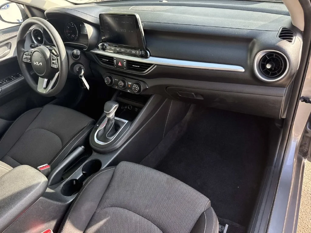 Used 2024 Gray Kia LXS image 19