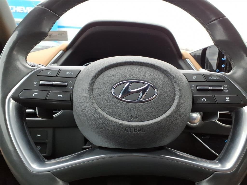 Used 2021 Phantom Black Hyundai Limited image 17