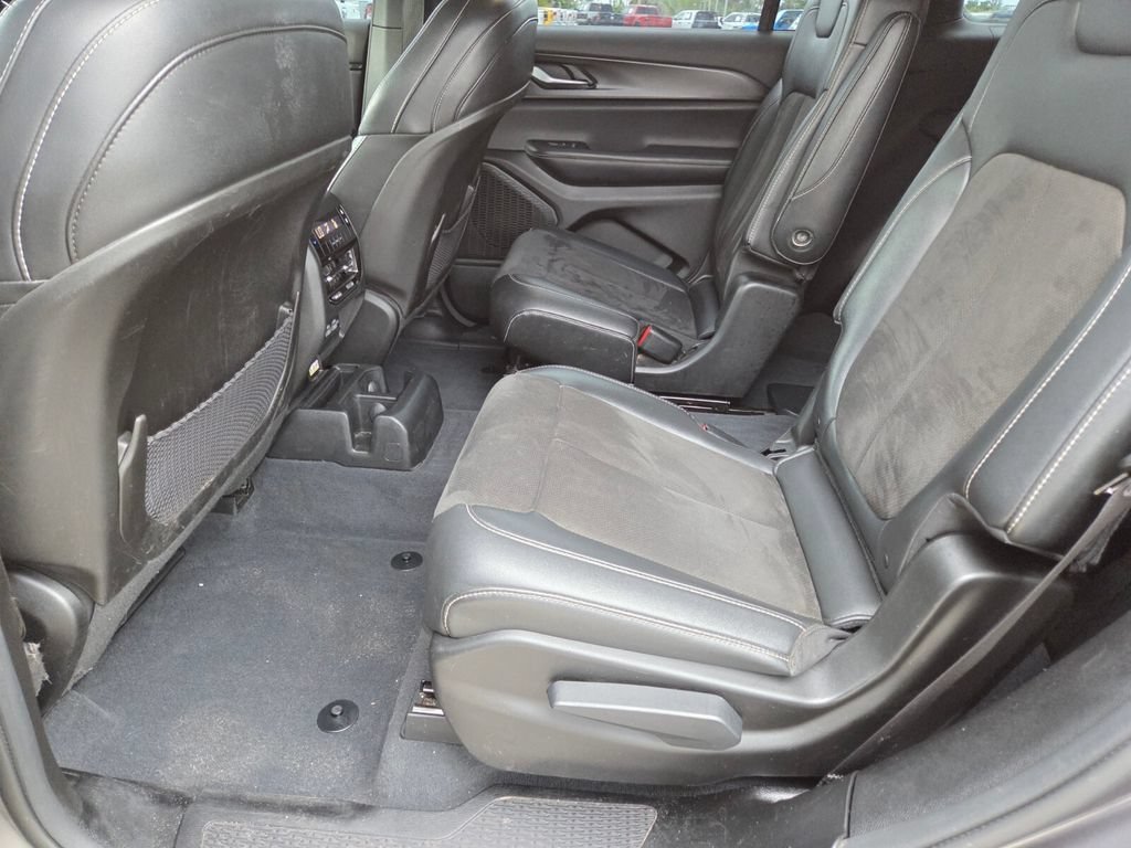 Used 2023 Baltic Gray Metallic Clearcoat Jeep Altitude image 25