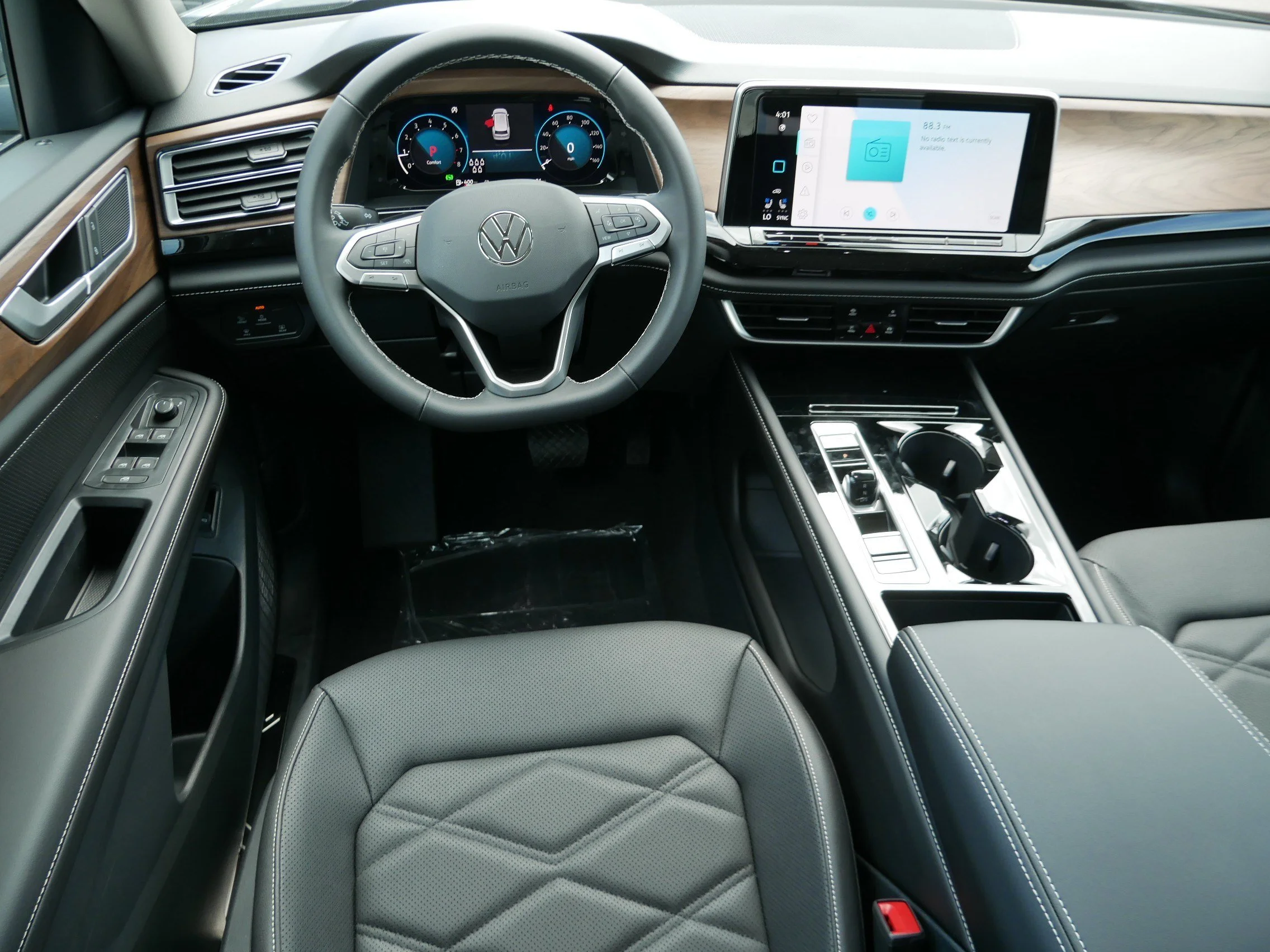 New 2026 Pure Gray Volkswagen 2.0T SE w/Technology image 7