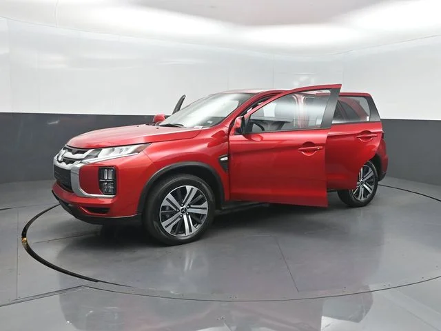 Used 2024 Red Mitsubishi 2.0 ES image 29