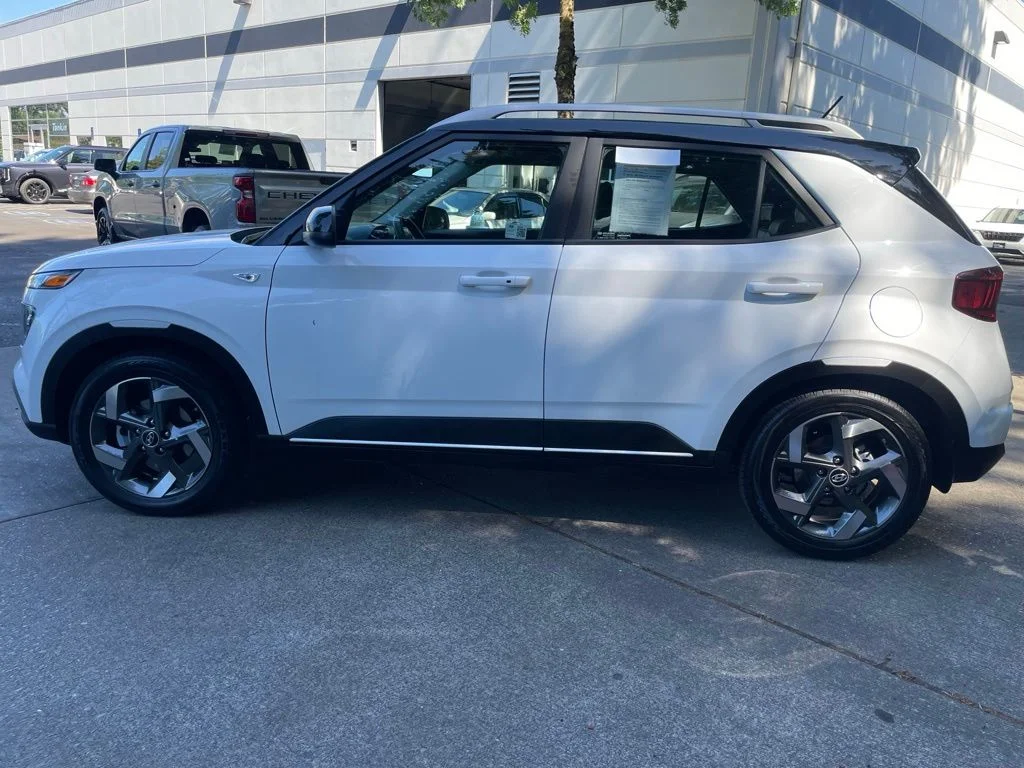 Used 2024 Lunar White Hyundai Limited image 6