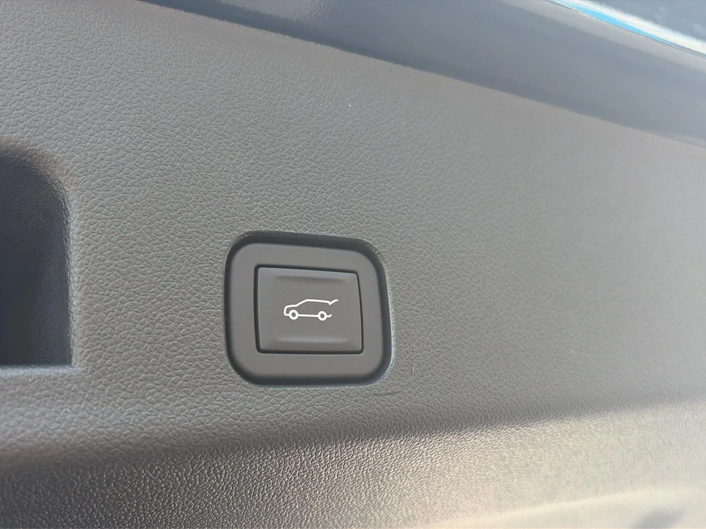 2027 Chevrolet Traverse RS - Photo 21