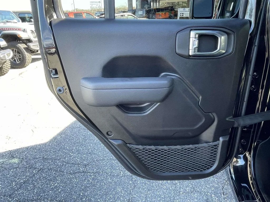 New 2026 Black Clear-Coat Exterior Paint Jeep Sport S image 20
