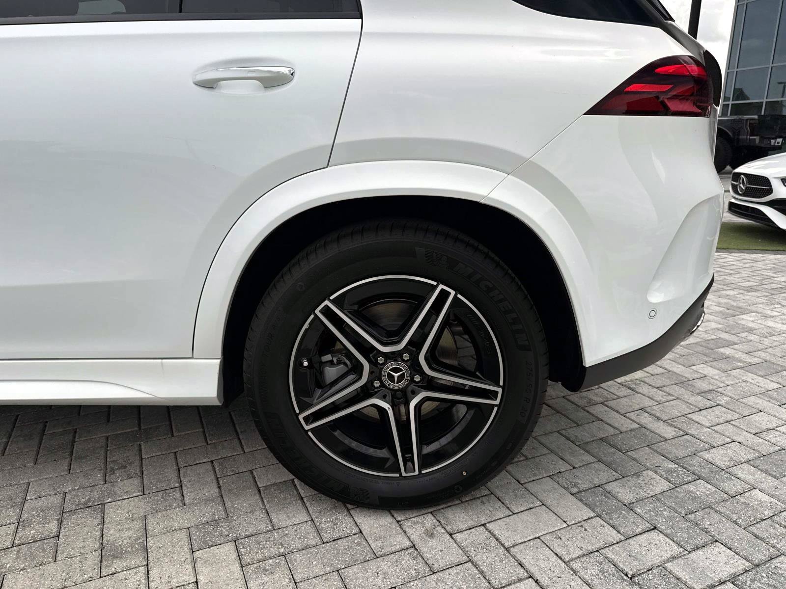 New 2026 Polar White Mercedes-Benz 350 4MATIC® SUV image 11