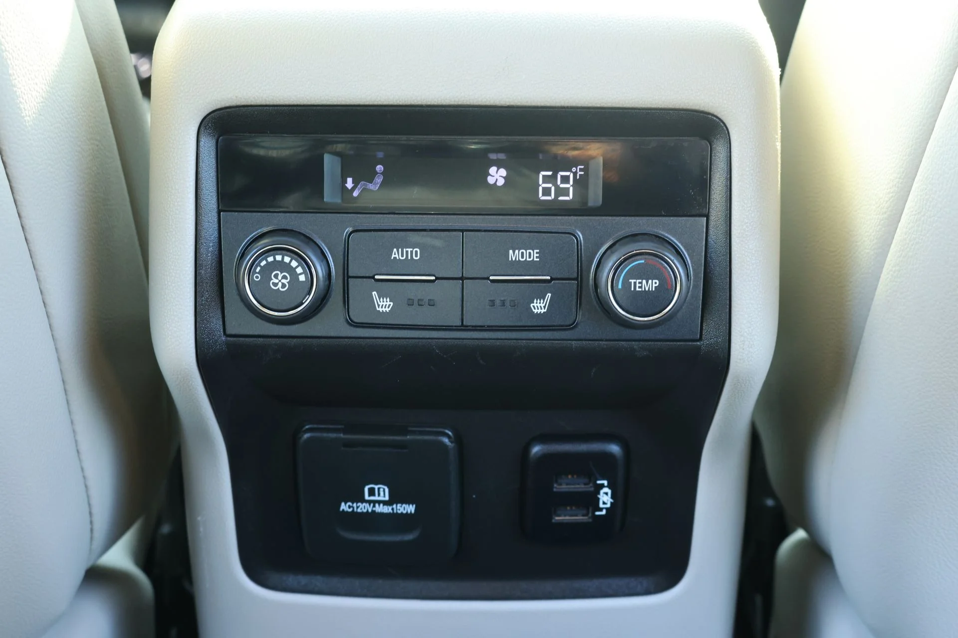 Used 2017 White GMC Denali image 23