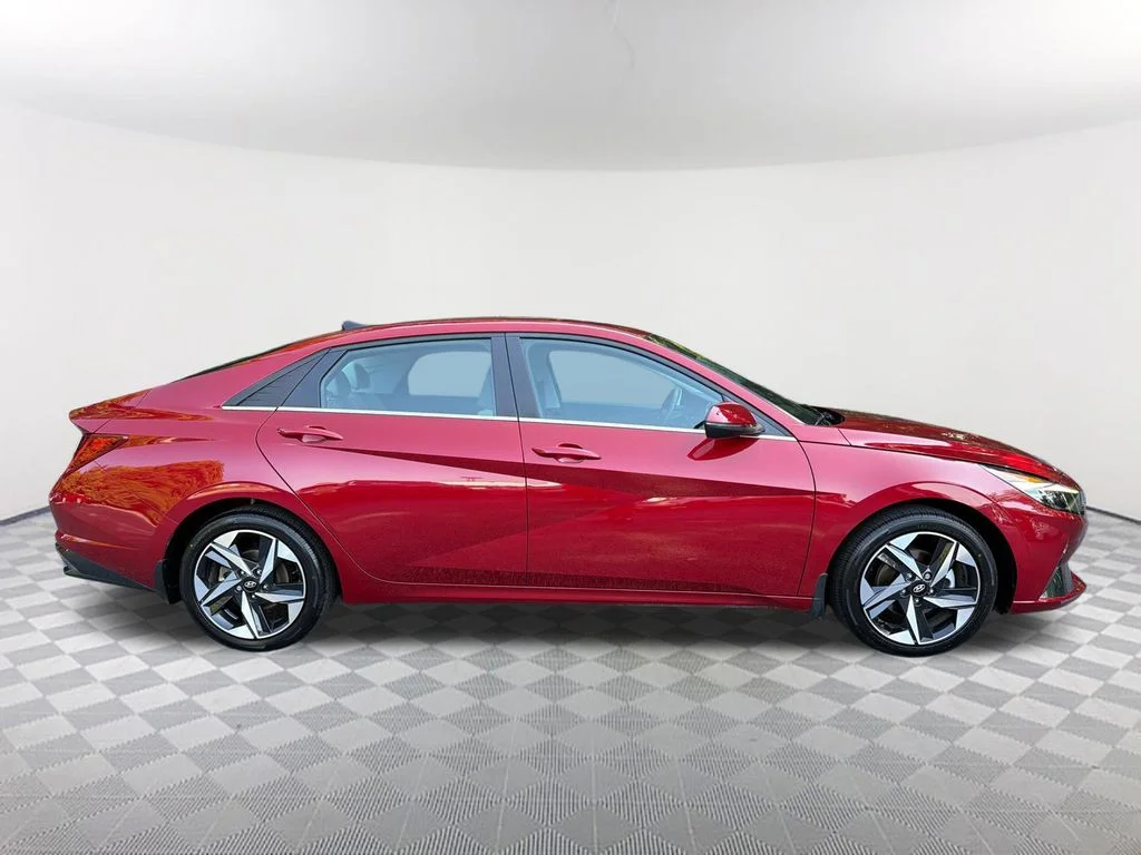 Used 2023 Red Hyundai Limited image 4