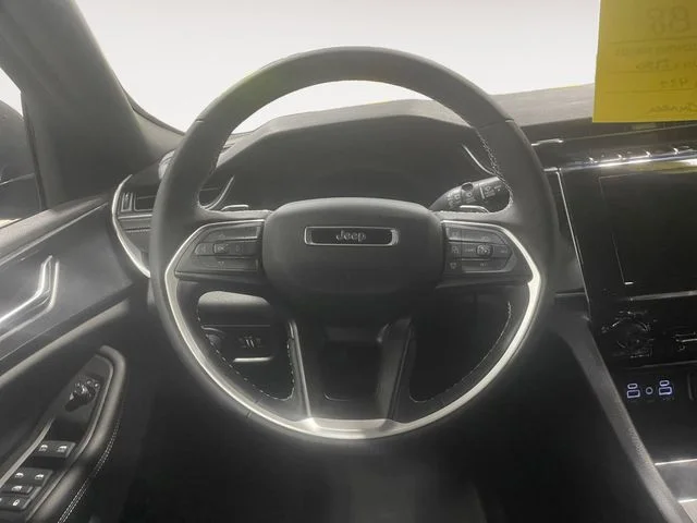 2025 Jeep Grand Cherokee Laredo - Photo 12