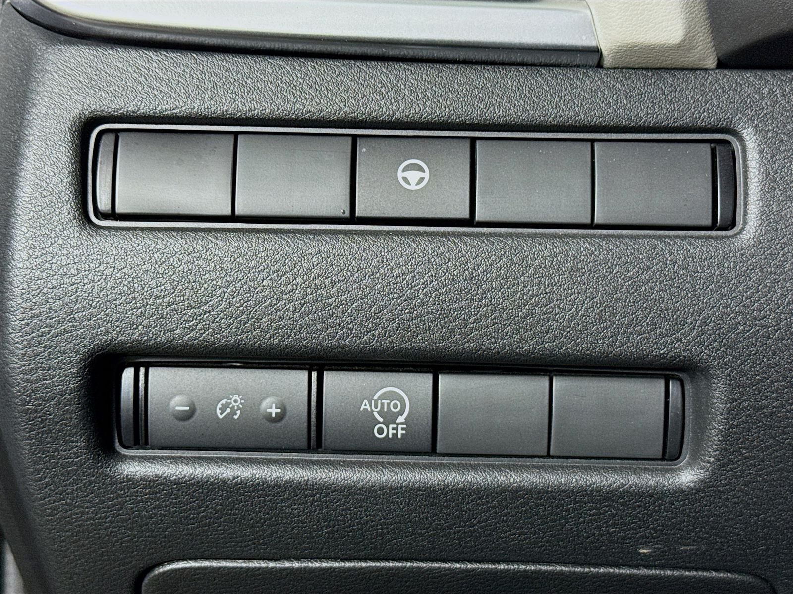 2023 Nissan Rogue SV - Photo 11