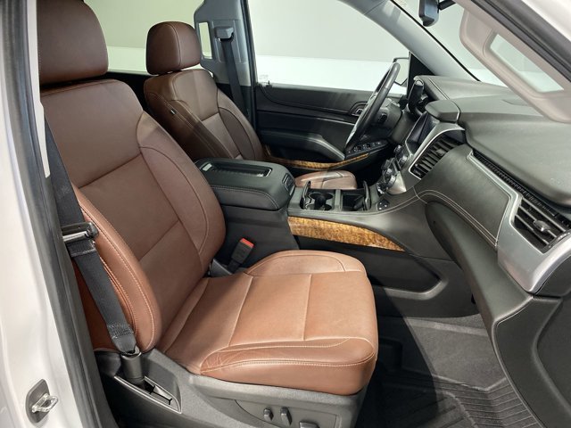 Used 2020 Iridescent Pearl Tricoat Chevrolet Premier image 29