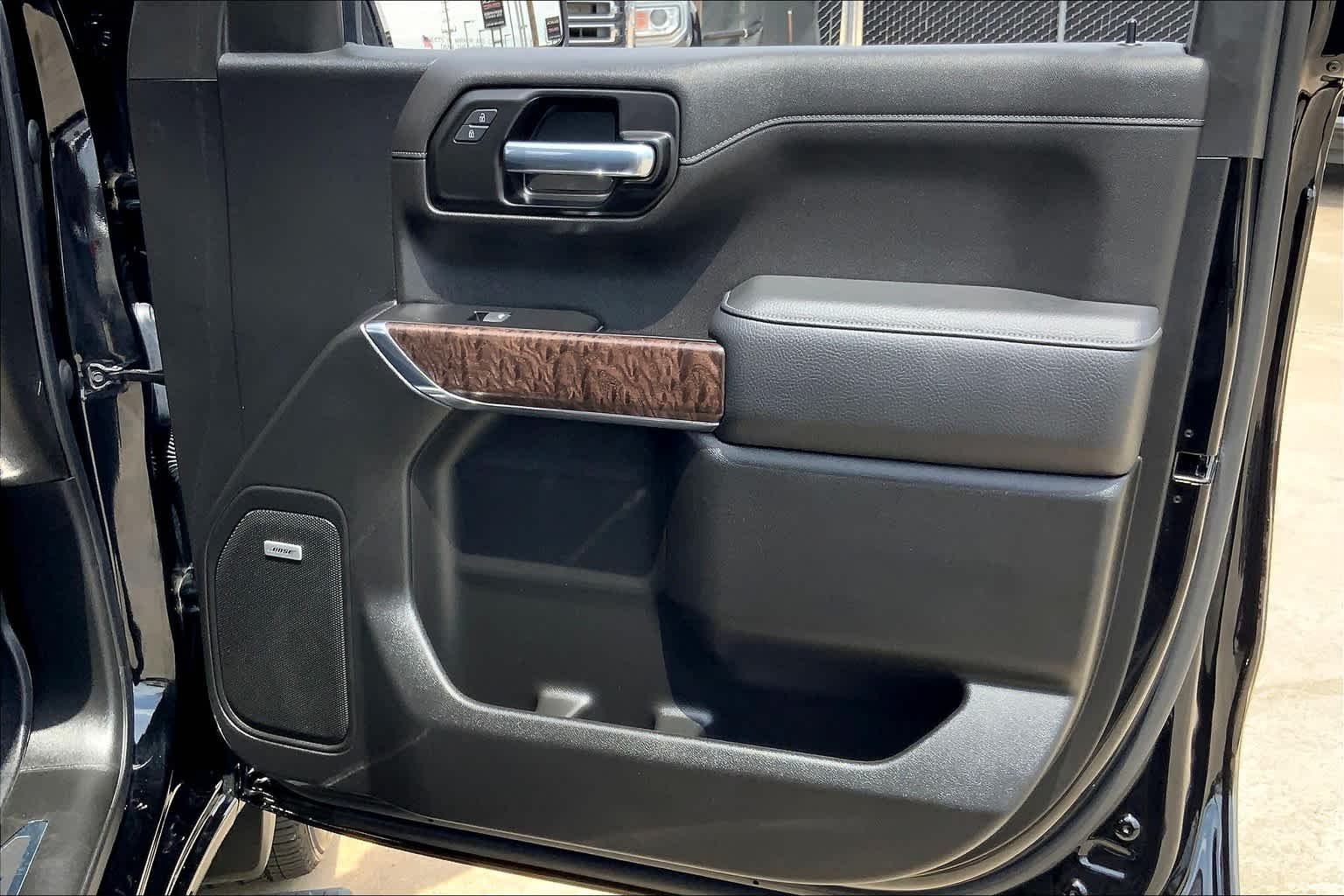 Used 2022 Onyx Black GMC Denali image 23