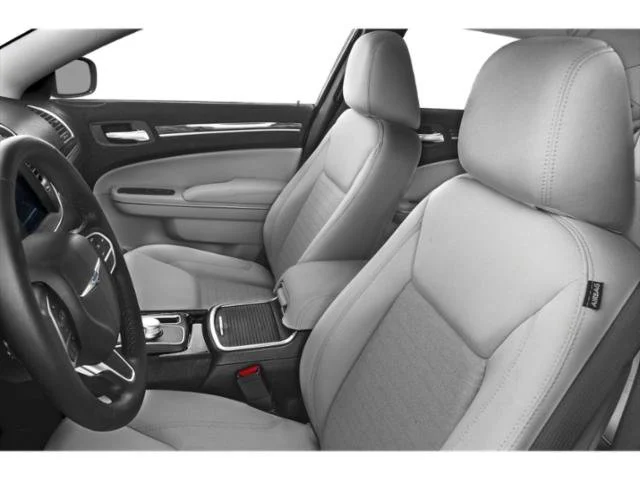 2022 Chrysler 300 Touring - Photo 17