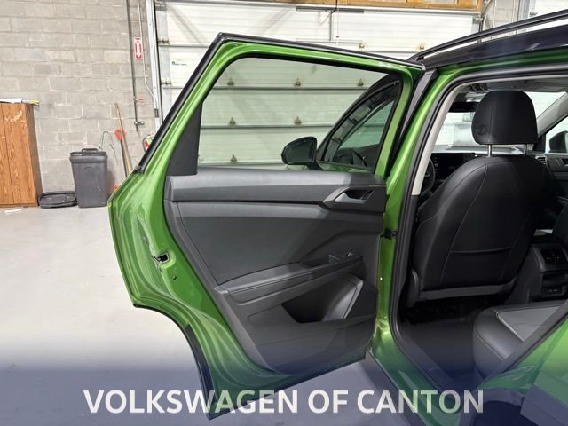 New 2026 Green Volkswagen 1.5T SE Black image 1
