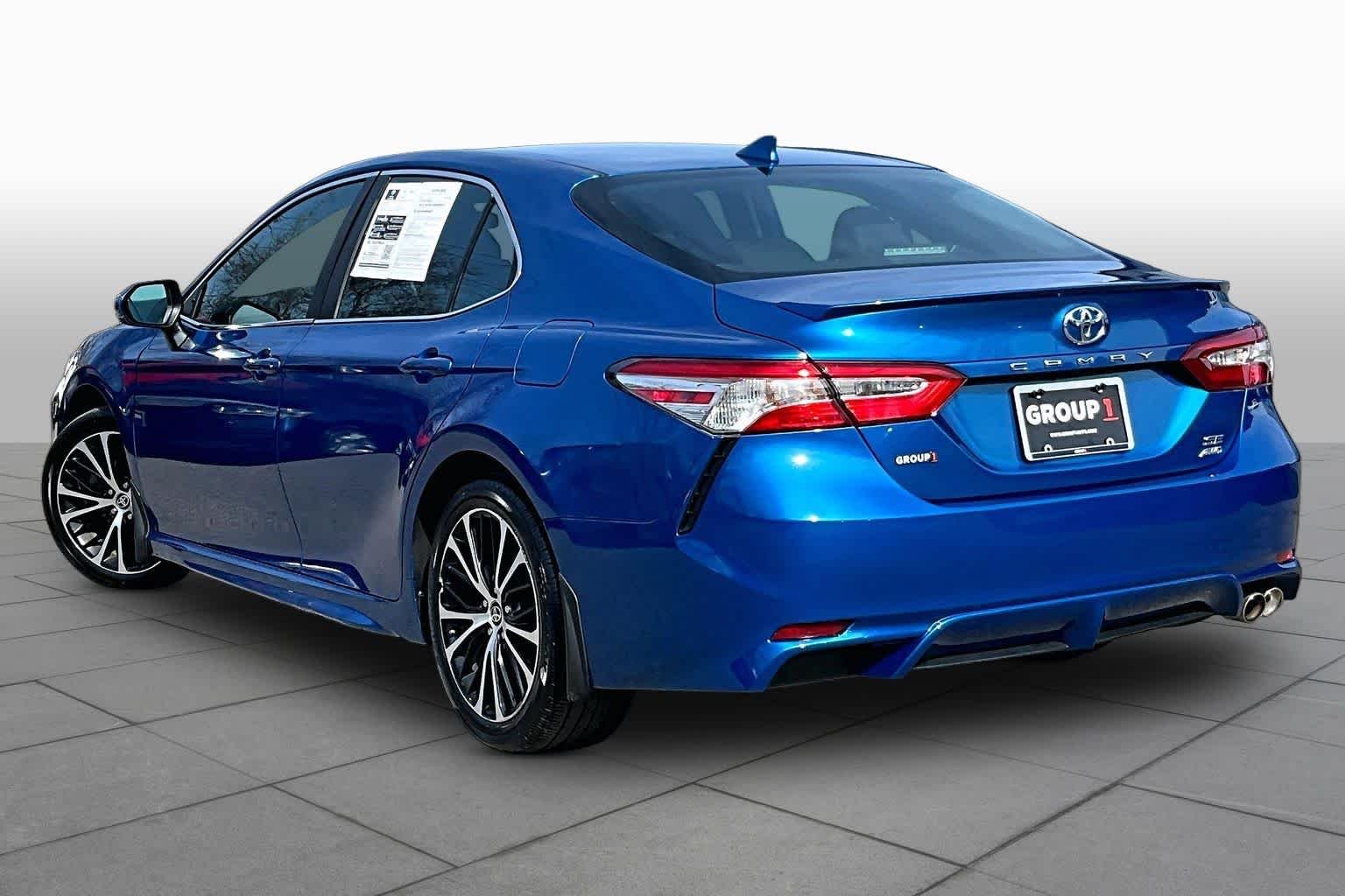 Used 2020 Blue Streak Metallic Toyota SE image 12