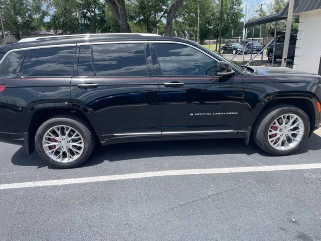 Used 2021 Diamond Black Crystal Pearlcoat Jeep Summit image 4