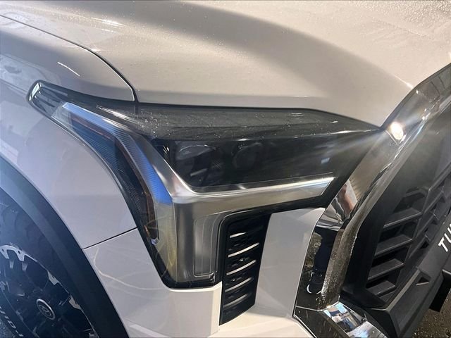 Used 2022 White Toyota SR5 image 32