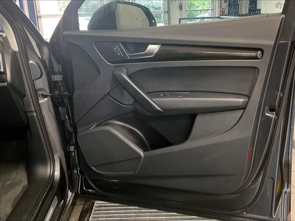 Used 2018 Gray Audi 2.0T image 12