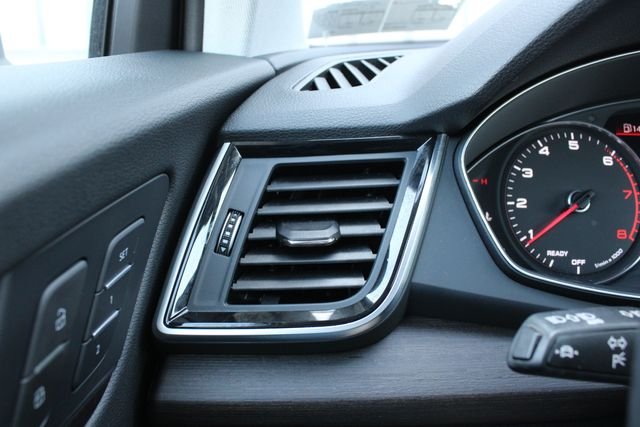Used 2023 Daytona Gray Pearl Effect Audi 45 S line Premium image 10