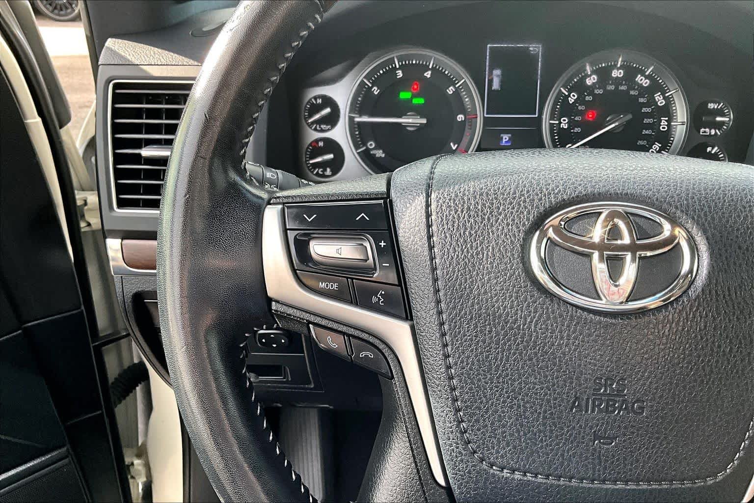 Used 2021 Blizzard Pearl Toyota  image 24