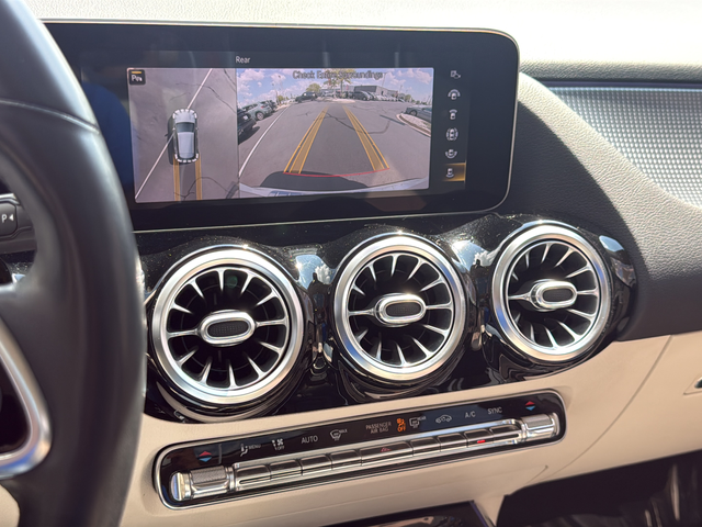 Used 2021 White Mercedes-Benz GLA 250 image 14
