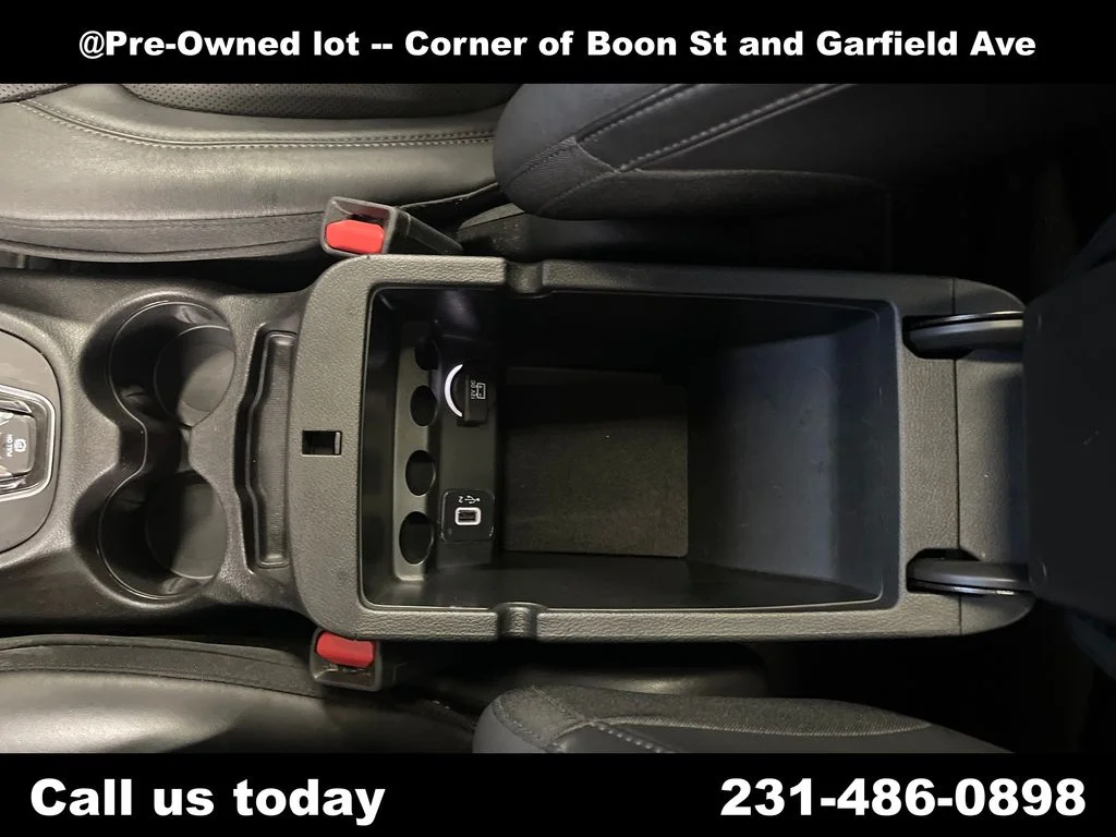 Used 2019 Gray Jeep Limited image 28
