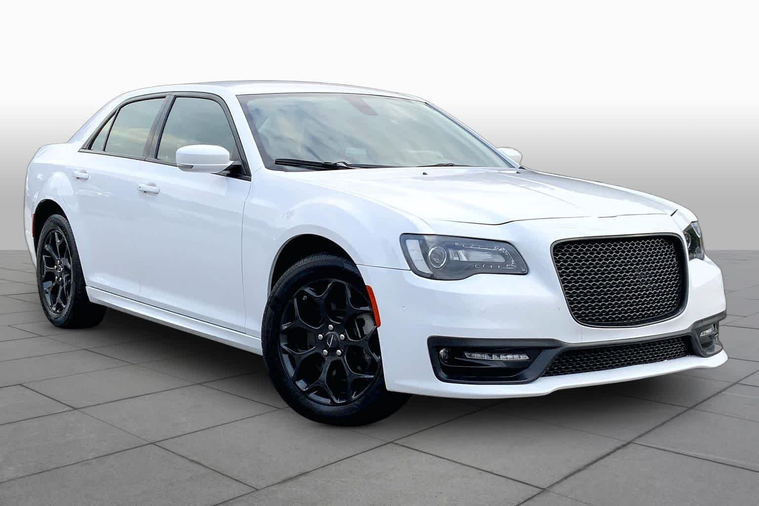 Used 2023 Bright White Clearcoat Chrysler Touring L image 3