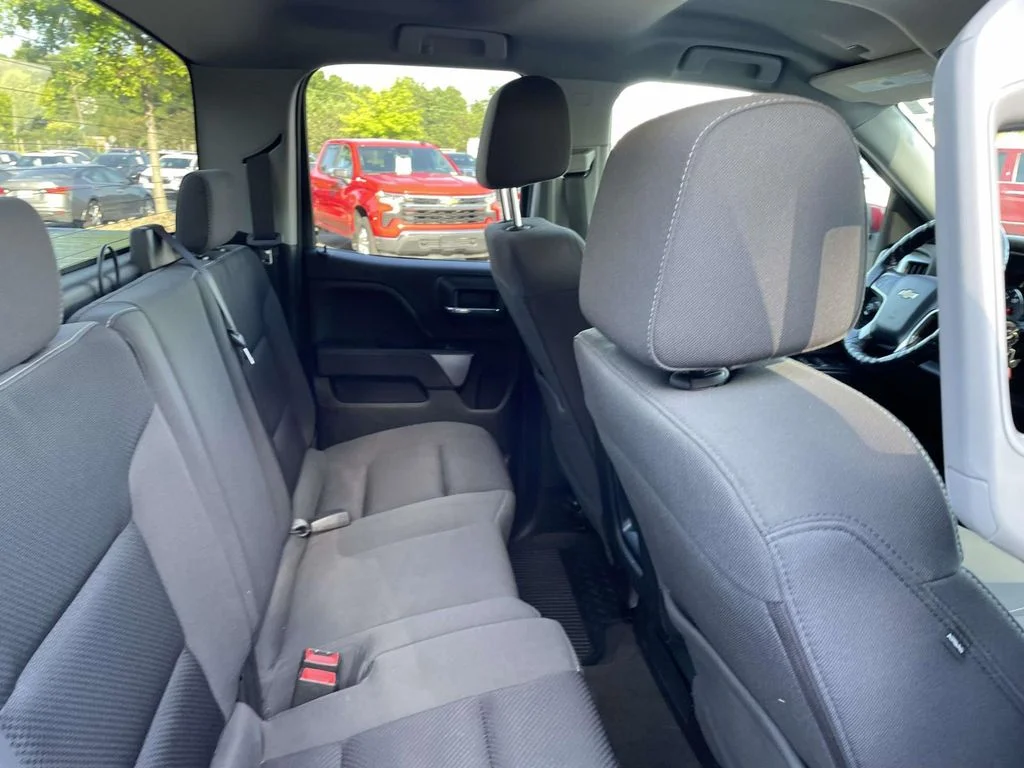 Used 2018 CAJUN RED TINTCOAT Chevrolet LT image 11