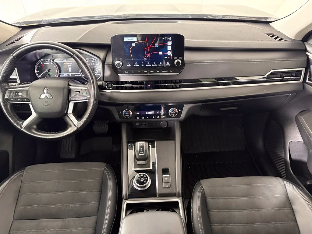 Used 2024 Gray Mitsubishi SE image 33