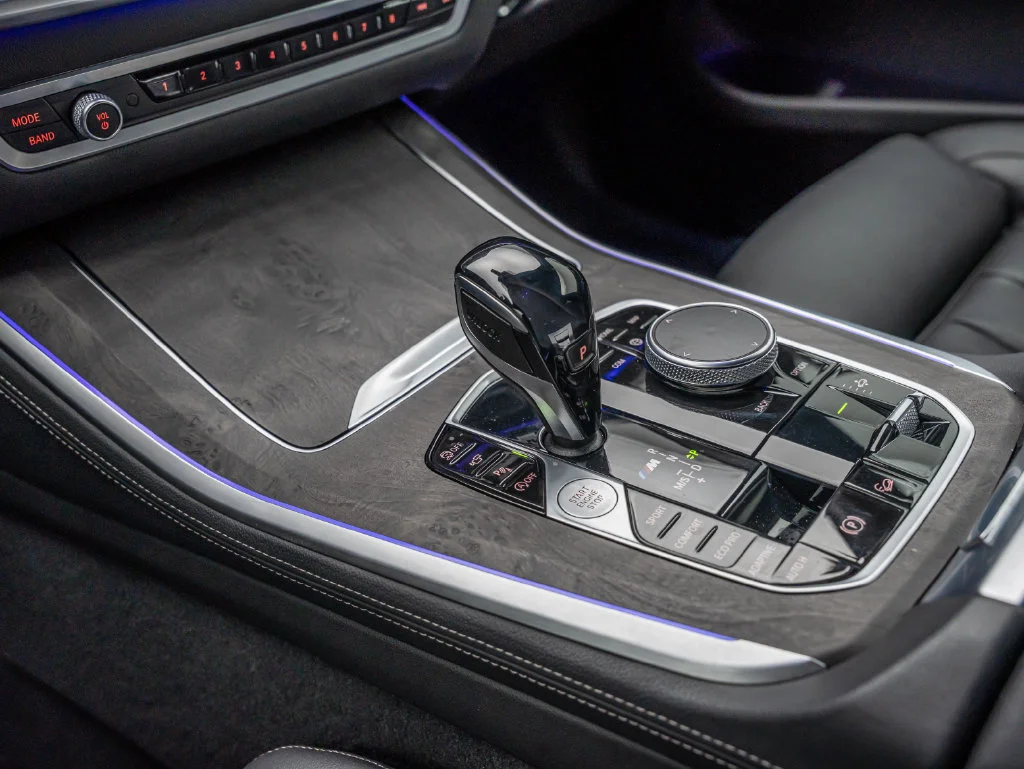 Used 2020 Black Sapphire Metallic BMW M50i image 41