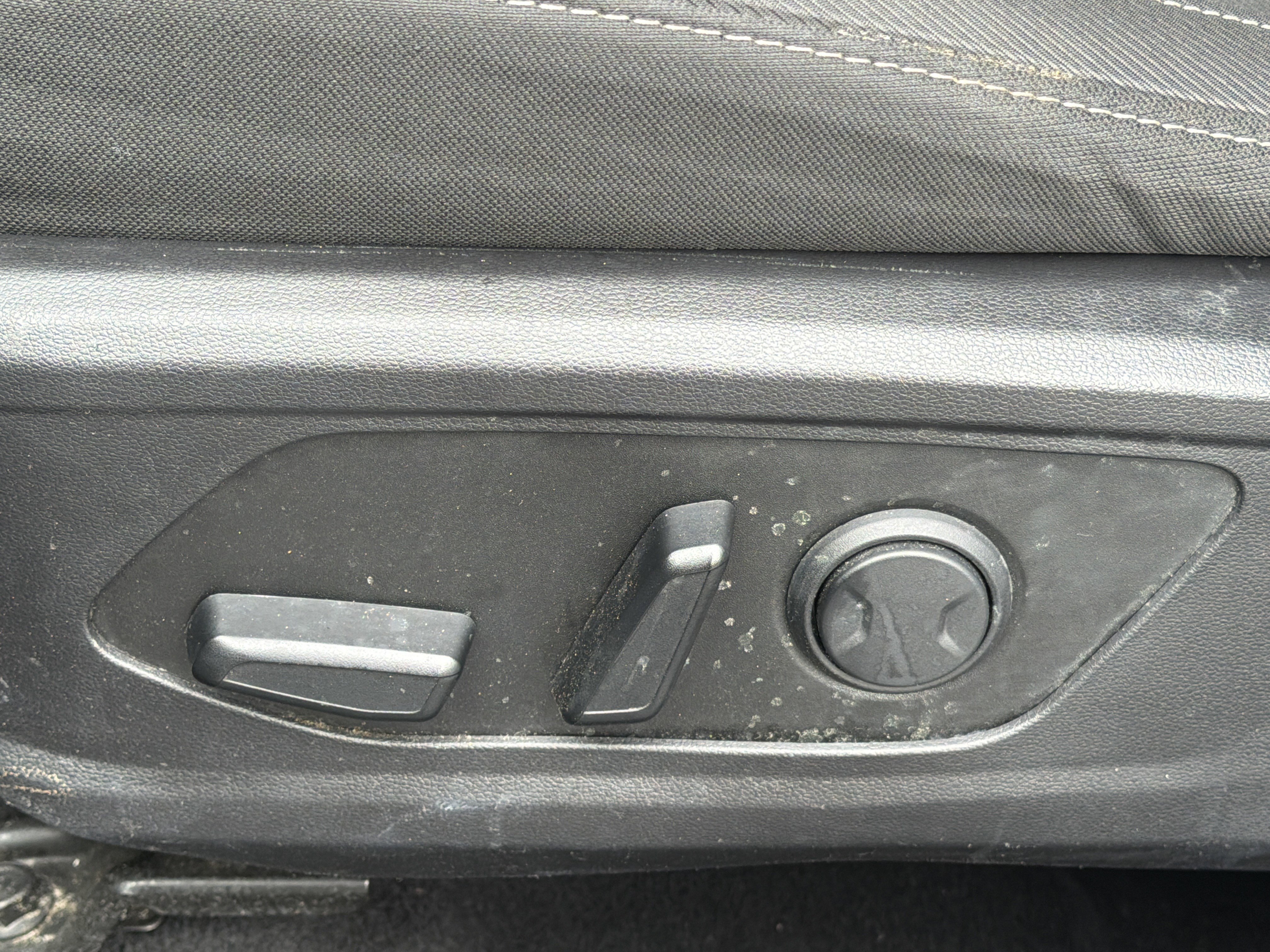 Used 2024 Dark Gray Metallic Hyundai SEL image 15