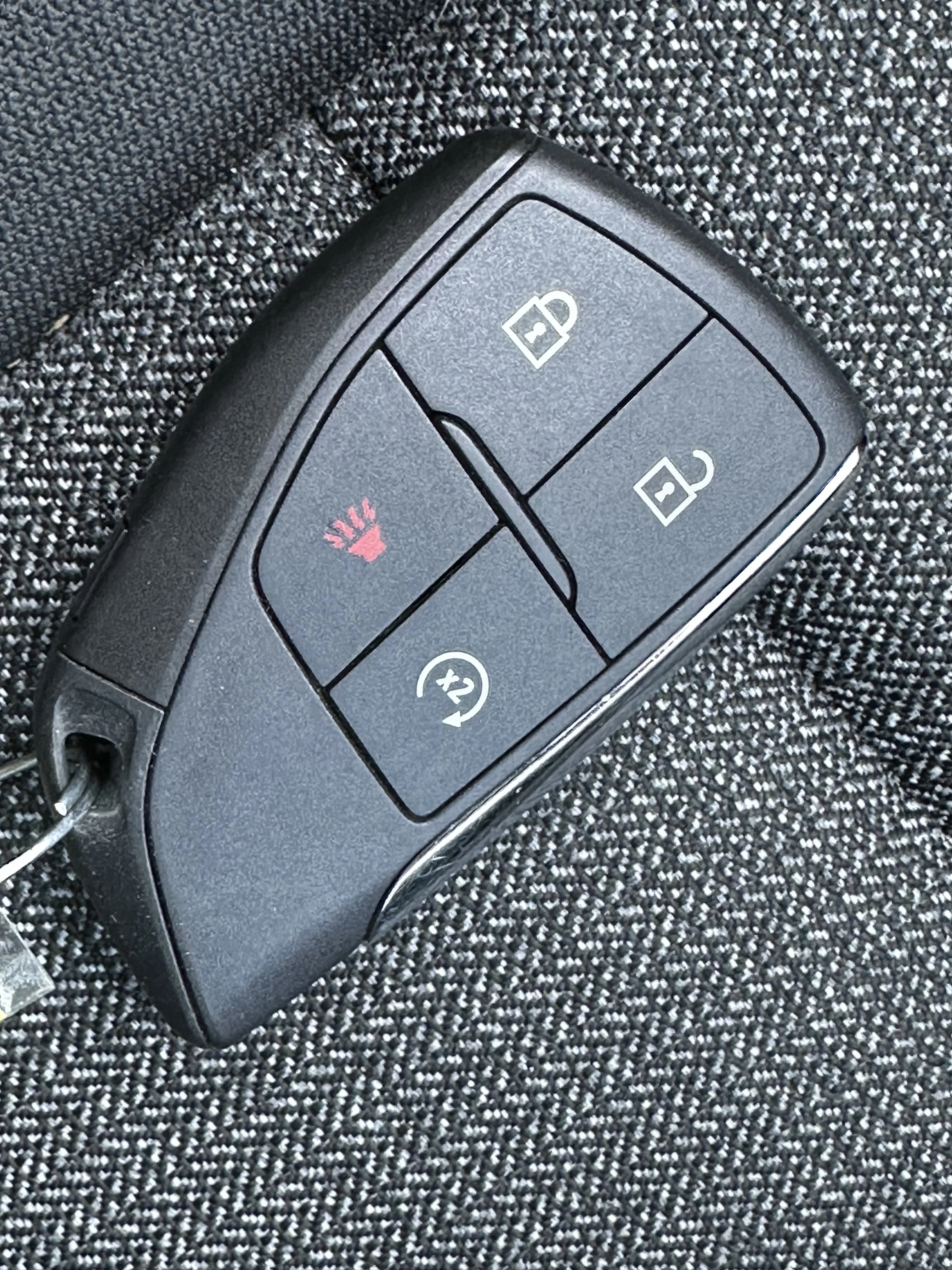 Certified Used 2026  GMC AWD Elevation image 23