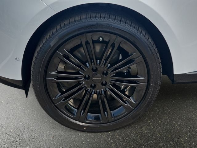 New 2026 Fuji White Land Rover SE image 22
