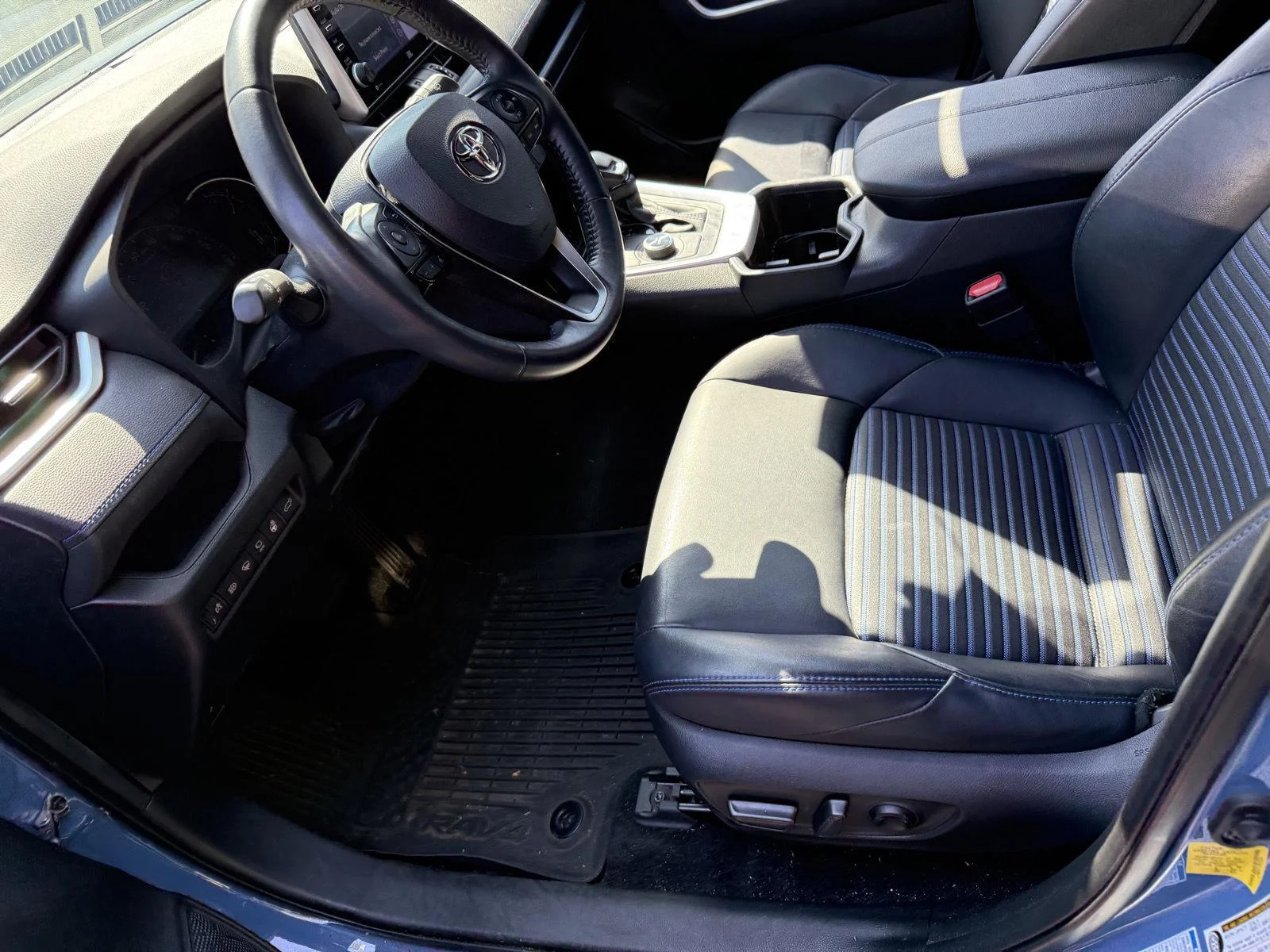 Used 2022  Toyota Hybrid XSE image 6