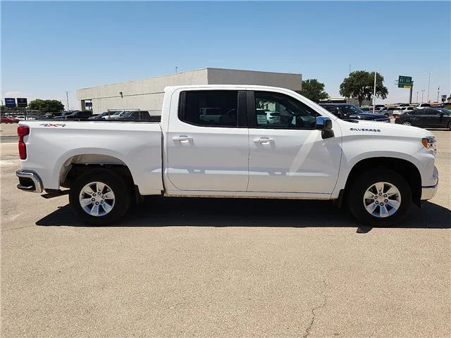 Used 2025 White Chevrolet LT w/1LT 4x4 Crew Cab 5.75 ft. box 147.4 in. WB image 5