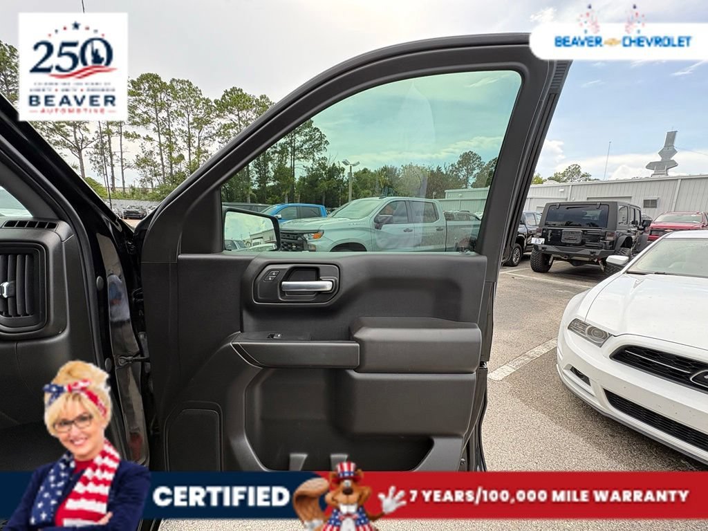 Used 2023 Black Chevrolet Custom image 27