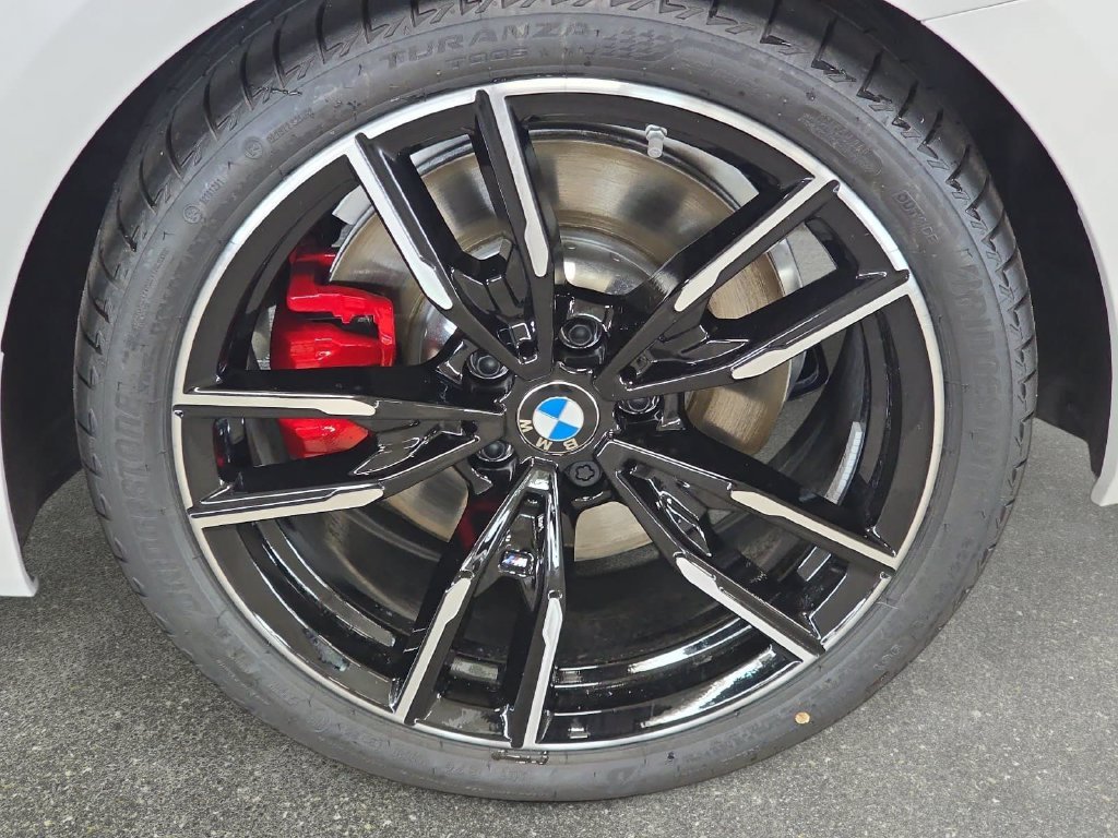 New 2027 Mineral White Metallic BMW M440i xDrive image 15