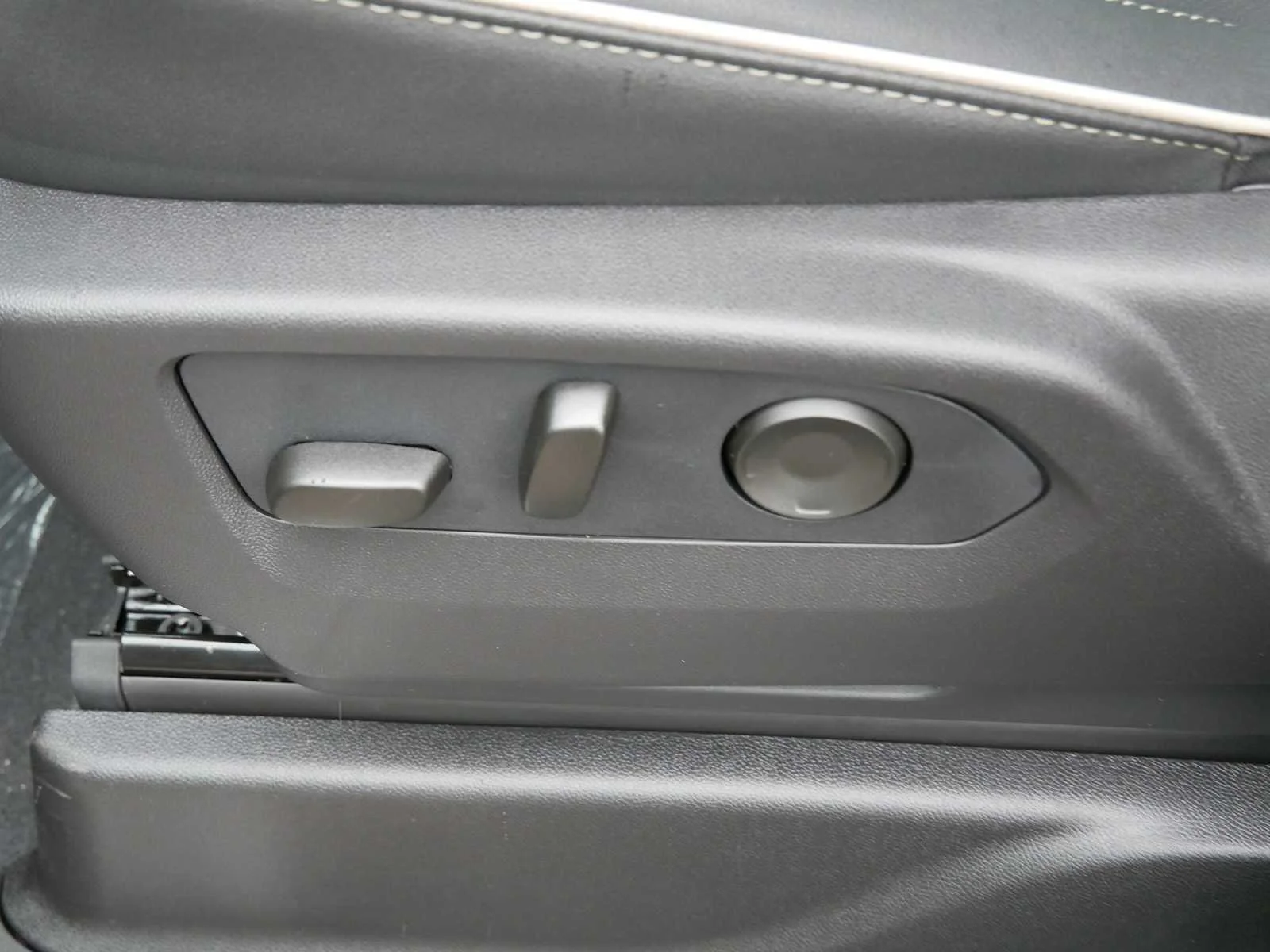 2026 Chevrolet Tahoe Premier - Photo 17