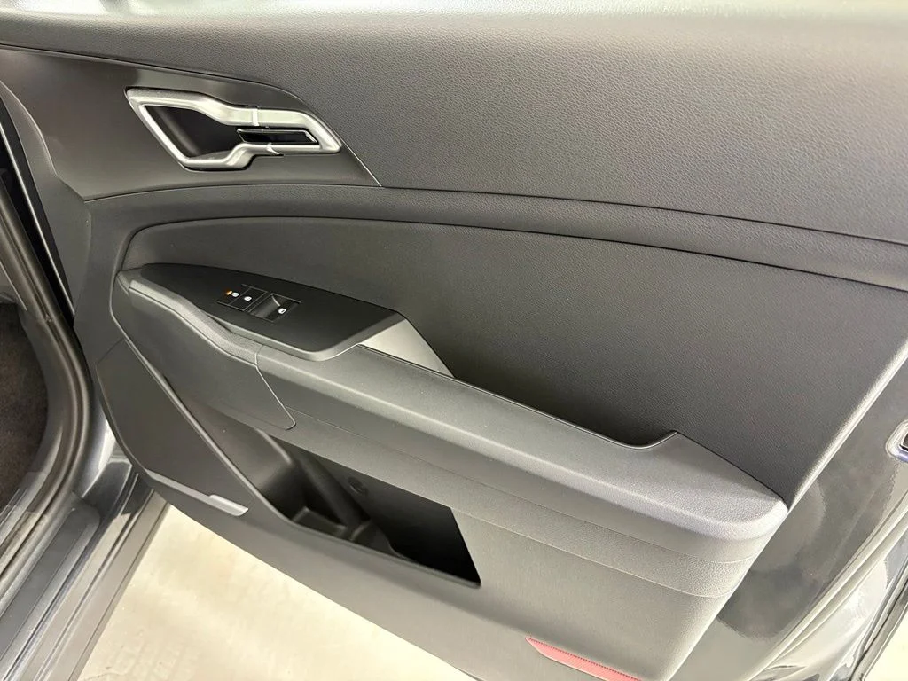 New 2027 Gravity Gray Kia LX image 40
