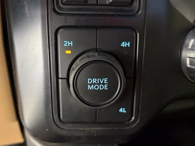 Used 2023 Gray Ford LARIAT image 33