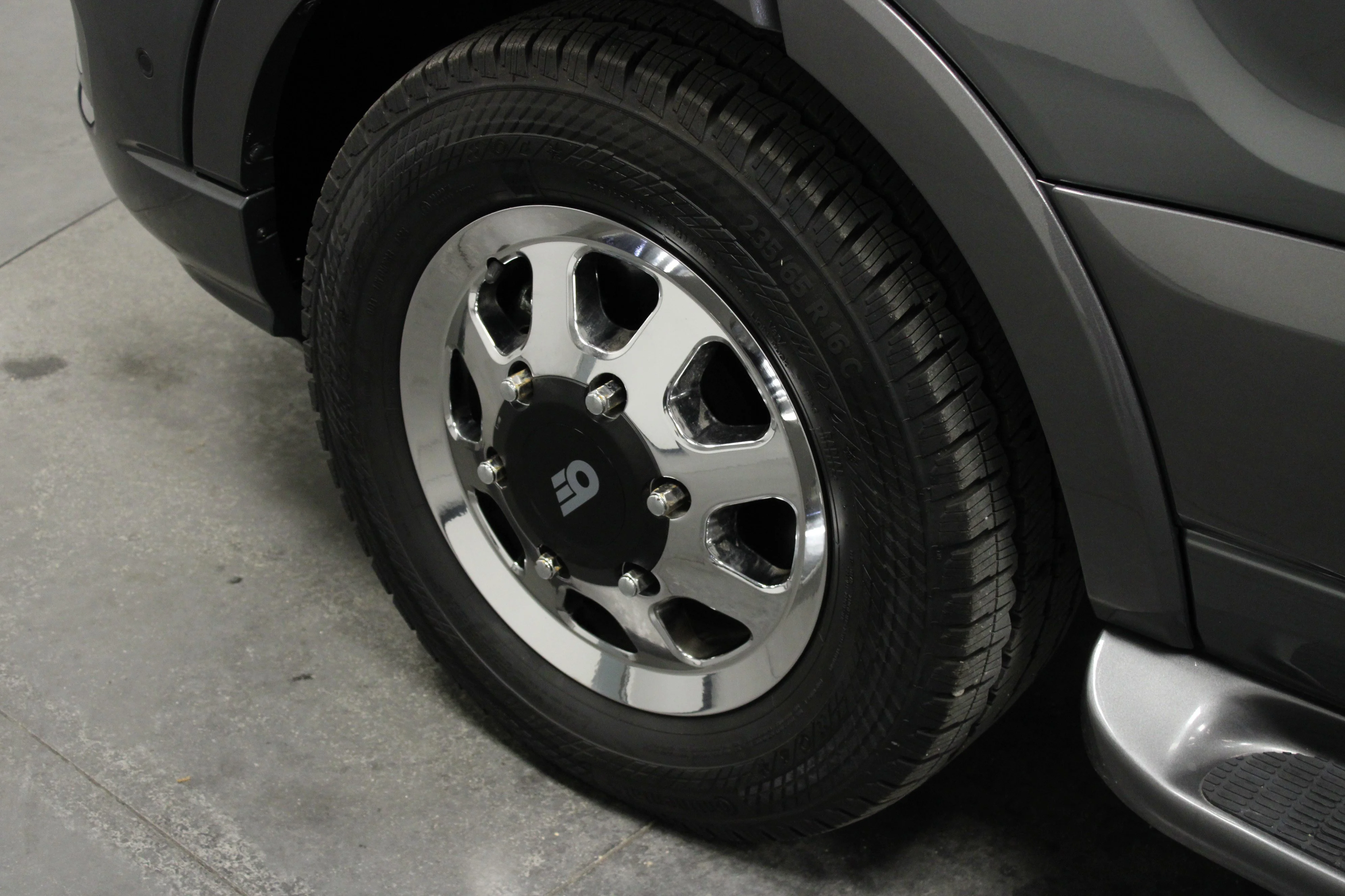 Used 2024 Carbonized Gray Metallic Ford  image 10
