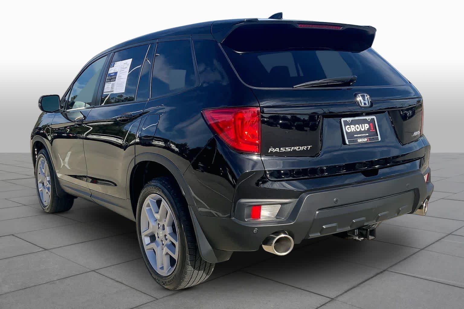 Used 2025 Crystal Black Pearl Honda EX-L image 12