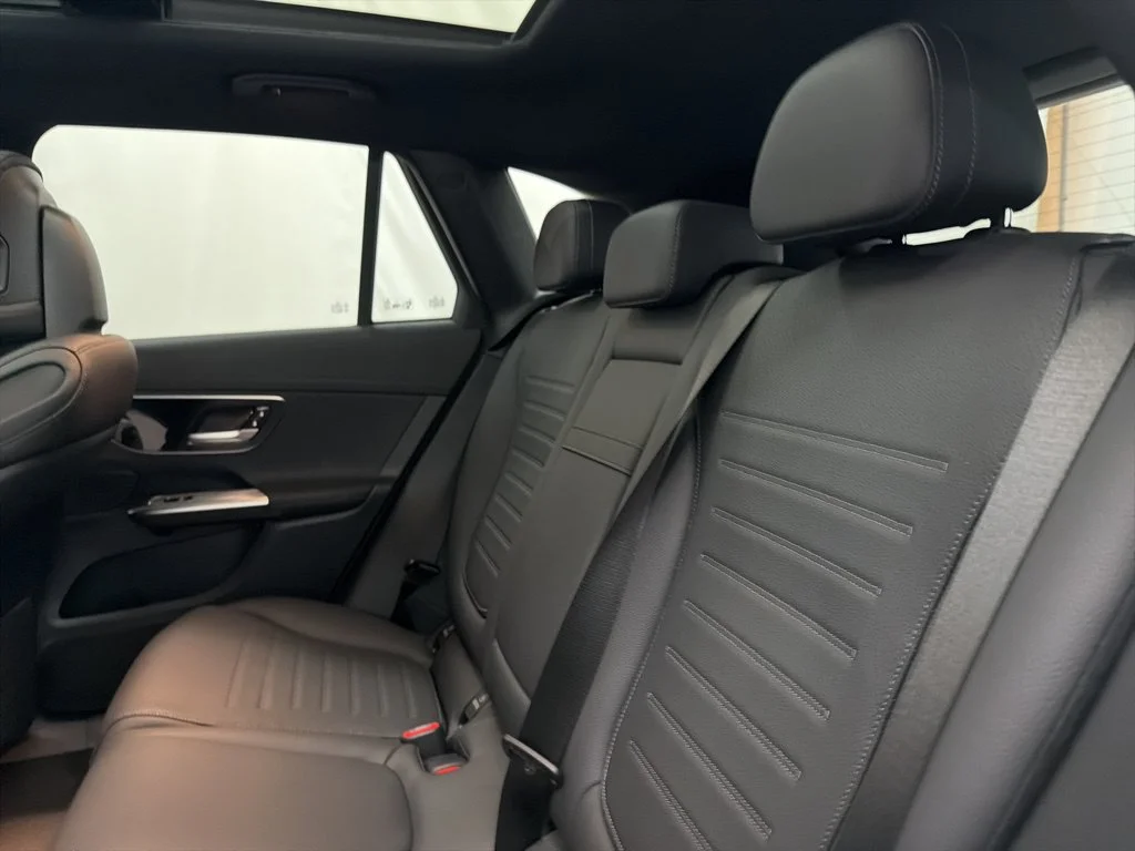 Used 2026 White Mercedes-Benz GLC 300 image 18