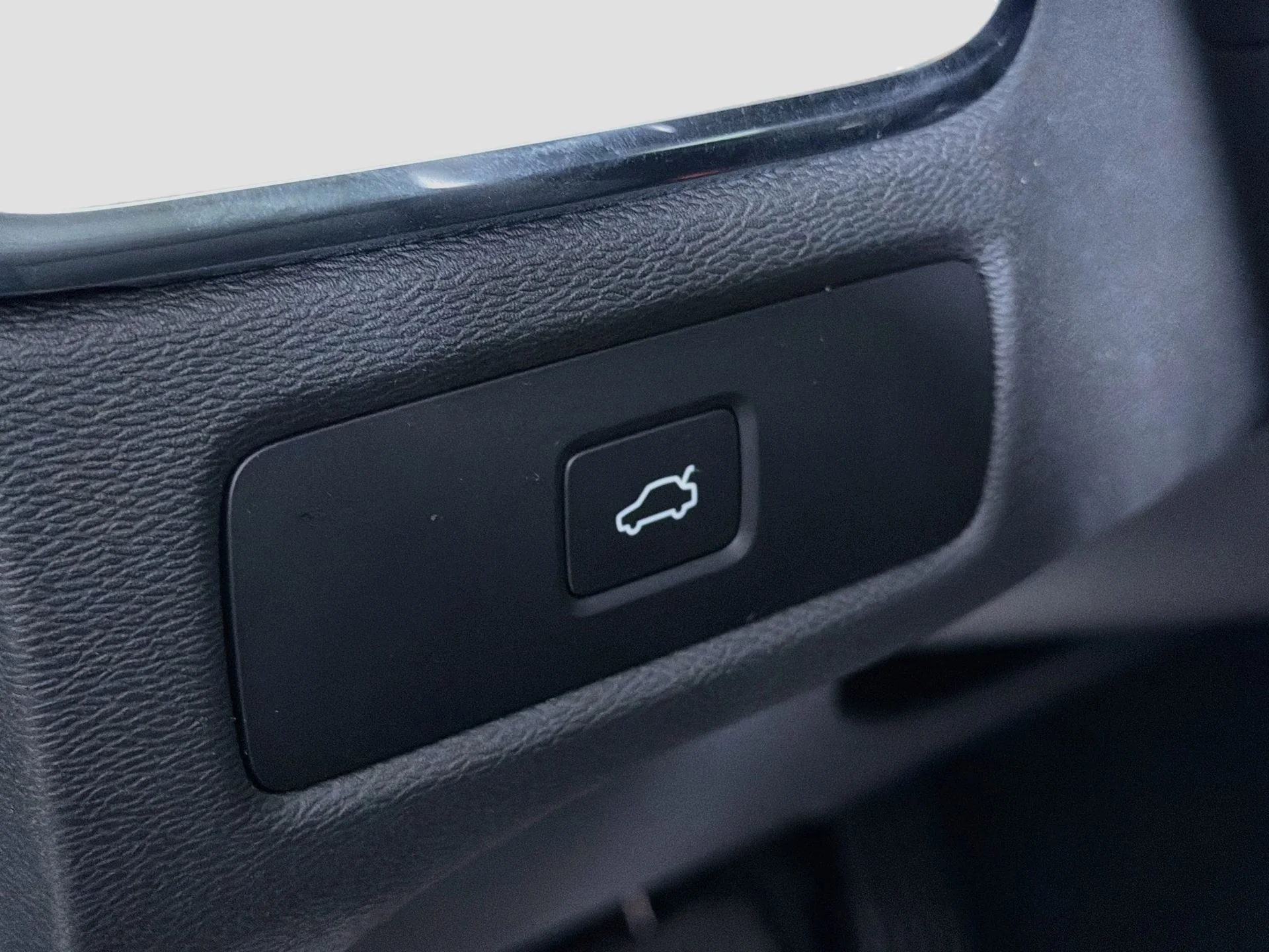 New 2026 Crystal White Volvo Ultra image 10