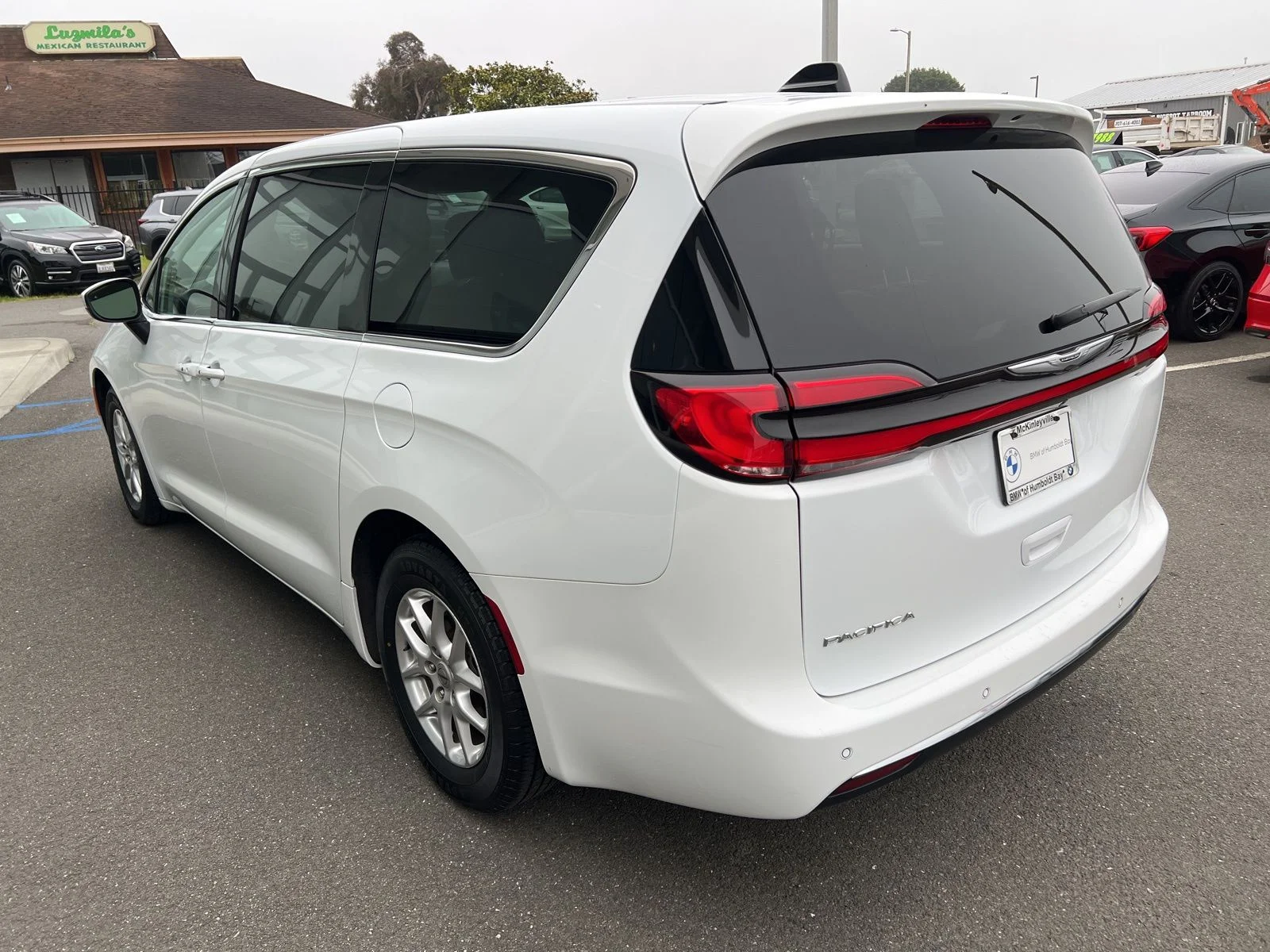 Used 2023 White Chrysler Touring L image 5