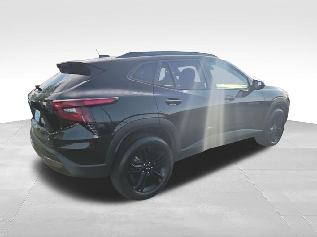 Used 2025 Black Chevrolet ACTIV image 5