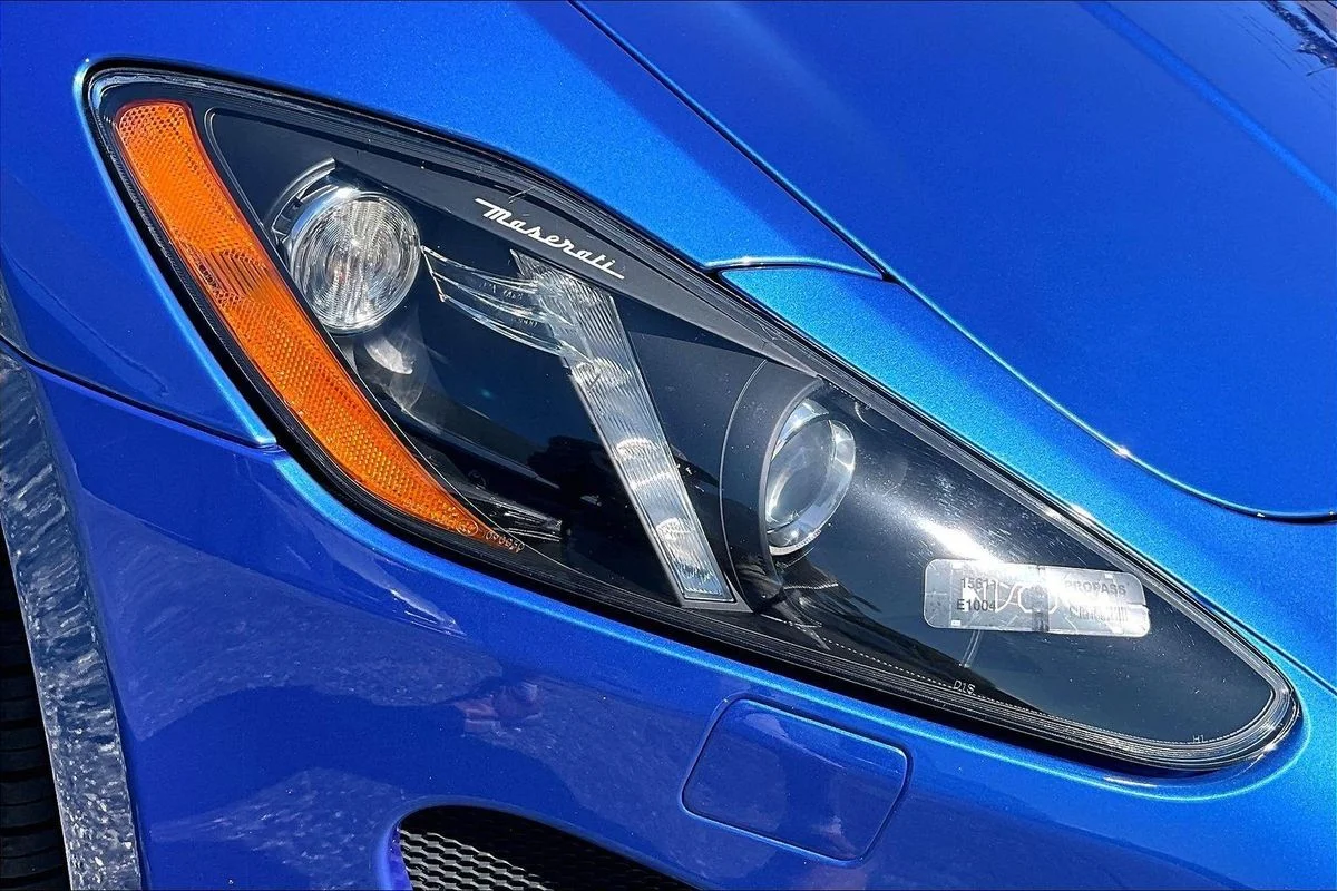 Used 2014 Blue Maserati Sport image 34